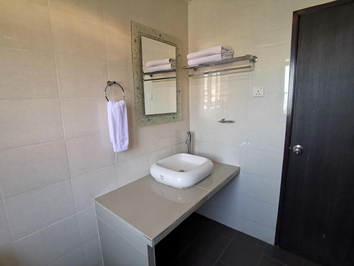Hotel 8 Boutique By The Sea Tanjung Tokong Exteriér fotografie
